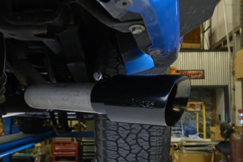 19-25 Silverado / Sierra 1500 4.8L/5.3L Single Exit Tunes & Tip Muffler Replacement Exhaust Kit Violator Muffler Black Tip SGT32VB PYPES