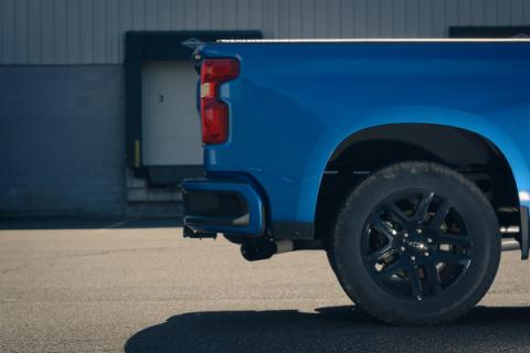 19-25 Silverado / Sierra 1500 4.8L/5.3L Single Exit Tunes & Tip Muffler Replacement Exhaust Kit Violator Muffler Black Tip SGT32VB PYPES