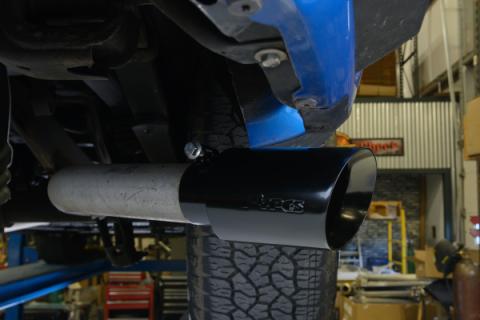 19-25 Silverado / Sierra 1500 4.8L/5.3L Single Exit Tunes &amp; Tip Muffler Replacement Exhaust Kit Violator Muffler Black Tip SGT32VB PYPES
